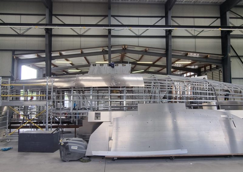 Réalisation d'une coque de bateau d'un projet naval pour professionnels.