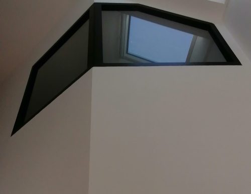 Réalisation d'une lucarne par GC METAL, spécialisé en métallerie, soudure, tuyauterie et chaudronnerie.